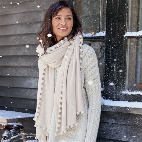 Shawl: The Ultimate Accessory for Style and Comfort