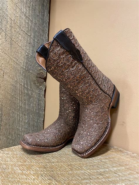 Shimmer and Style: A Guide to Glitter Cowgirl Boots