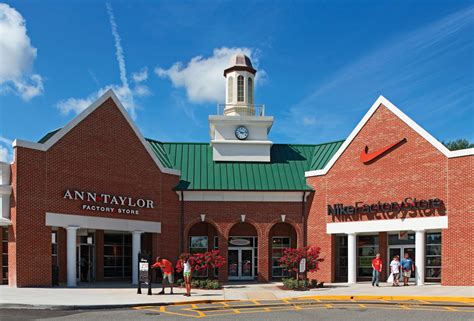 Shop to Your Heart's Content at the Williamsburg Outlets: A Haven for Brand-Conscious Shoppers