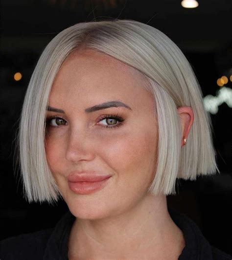 Short Bob (Jawline Length)