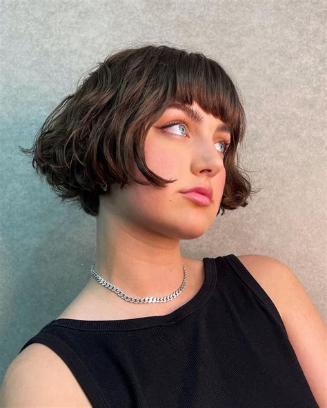 Short Bobs: A Style Guide for 2023 and Beyond