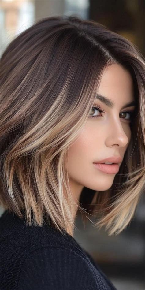 Short Brown Hair with Blonde Highlights: A Timeless and Versatile Look