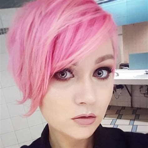 Short Pink Hair: A Style Statement That Turns Heads