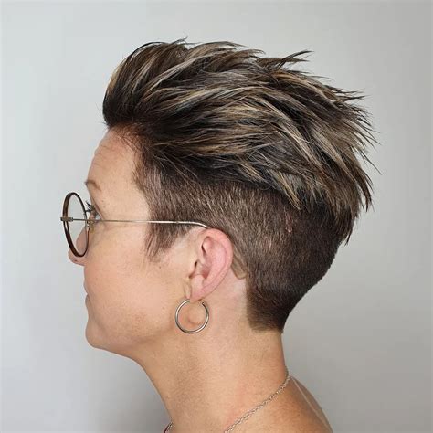 Short Undercut: