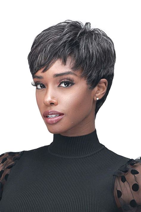 Short Wigs: The Perfect Accessory for Any Occasion