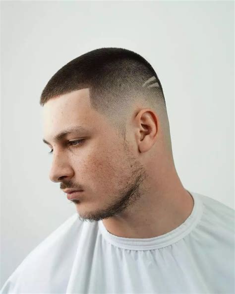 Short and Sharp: The Buzz Cut