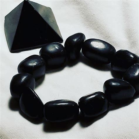 Shungite Bracelets: Unlocking the Power of Nature for Enhanced Well-being