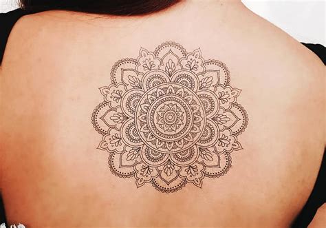 Significado da Tatuagem de Mandala: Uma Jornada Espiritual Através da Arte