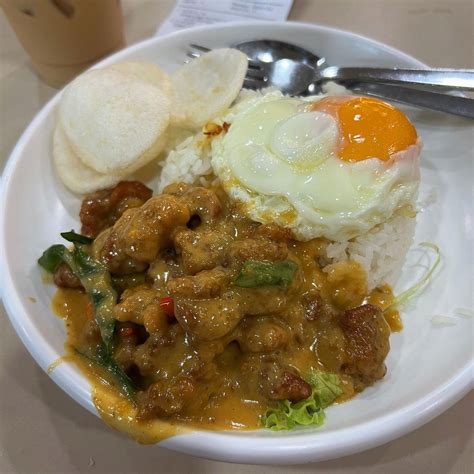 Sim Lim Square's Salted Egg Chicken: A Culinary Delight with a Shocking Twist