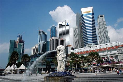 Singapore, a Global Hub for News & Analysis