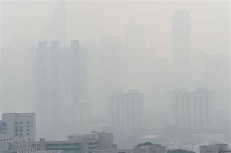 Singapore Air Pollution: Uncovering Health Risks and Protective Aerosols