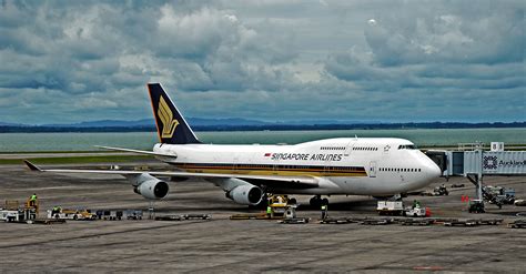 Singapore Airlines (SIA)