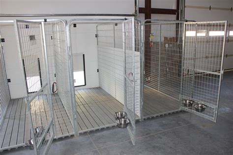 Size of the dog and kennel: