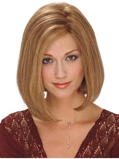 Sleek Blonde Bobs: Chin Length Synthetic Wigs 2025