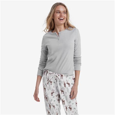 Sleepwear Model For The Company Store Catalog