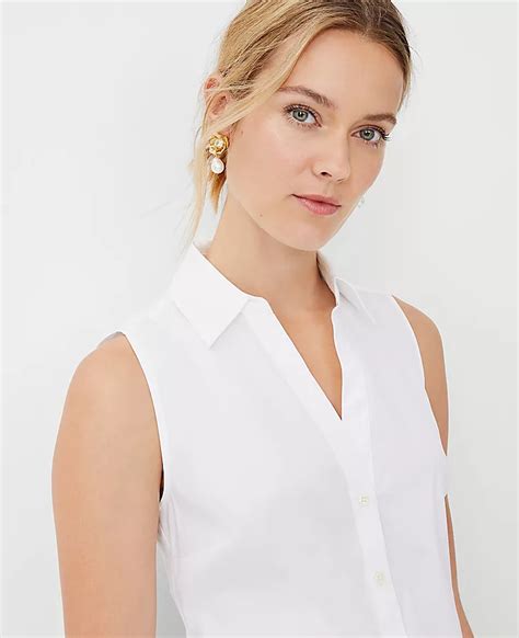 Sleeveless Shirt with Collar for Women: A Fashionista's Essential