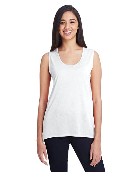 Sleeveless T-shirt: