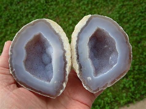 Sliced Agates VS. Geodes: 2025 Market Projections