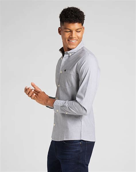 Slim Button Down Shirts: Achieving a Sleek and Sophisticated Style