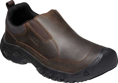 Slip-on trekking shoes