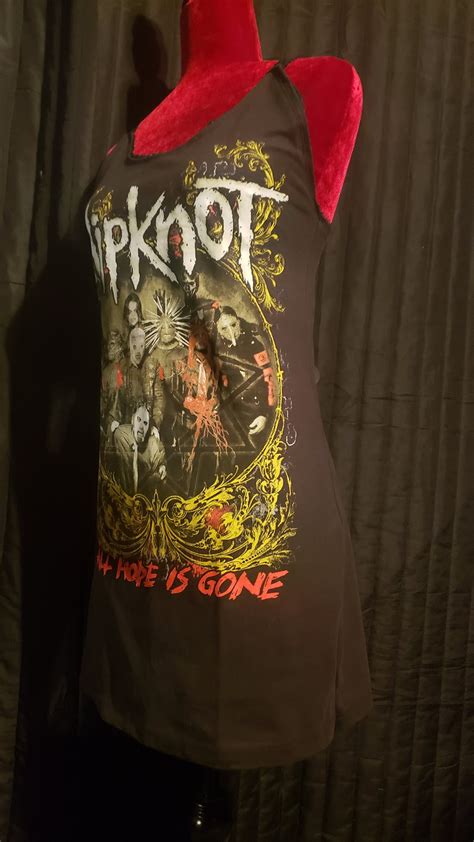 Slipknot Band Shirt: Exploring the Symbolism and Impact of a Heavy Metal Icon