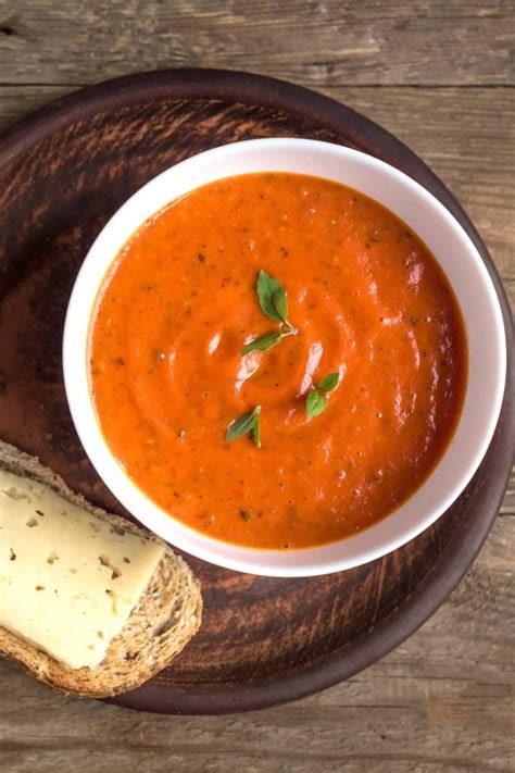 Slow Cooker Tomato Soup with Fresh Tomatoes: Savor the Sweetness in Every Sip
