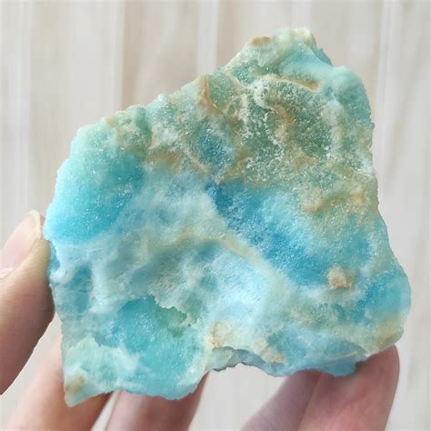 Smithsonite Crystals: The Ethereal Blue Mineral with Healing Properties