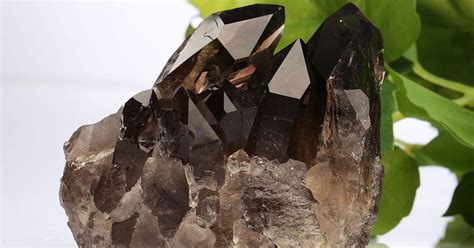 Smoky Quartz Crystal: A Profound Guide to Its Benefits and Applications