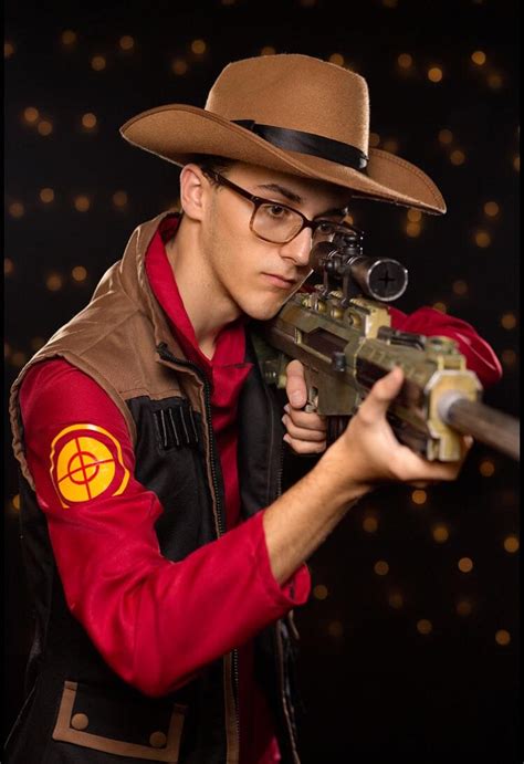 Sniper Cosplay: Embracing the Precision of TF2's Sharpshooter