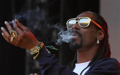 Snoop Dogg: The Smoking Icon Whose Style Has Turned Fashion Upside Down