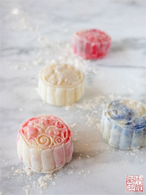 Snowy Mooncake: A Taste of Winter Magic