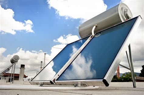 Solar Hot Water Panels: 10 Compelling Benefits and 3 Surprising Applications