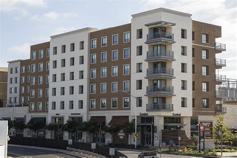 South Campus Plaza South Tower: A Comprehensive Guide to Boston University's Largest Residence Hall