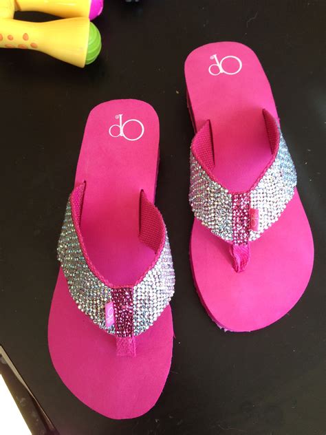 Sparkle with Style: The Ultimate Guide to Bling Flip Flops