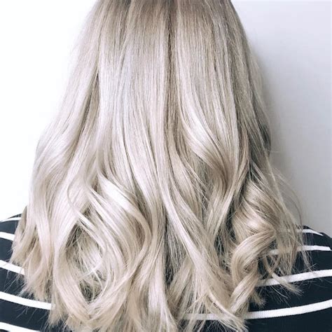 Sparkling Symphony: 10 Shimmering Hair Colors for Blondes in the Winter