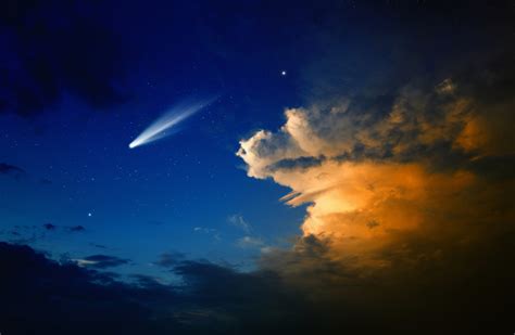 Spectacular Celestial Event: Comet of the Century to Grace Night Skies Tonight