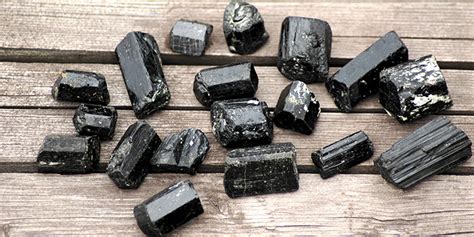 Specularite: A Comprehensive Guide to the Enigmatic Black Gem