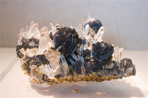 Specularite: A Glimmering Gemstone with Abundant Industrial Applications