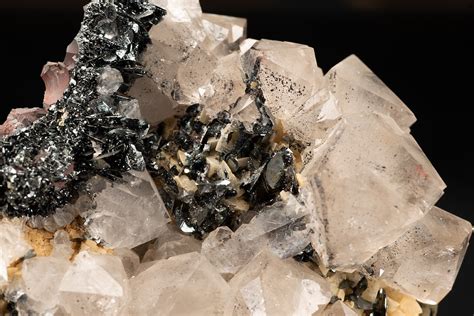 Specularite: The Alluring Mineral with a Multitude of Applications