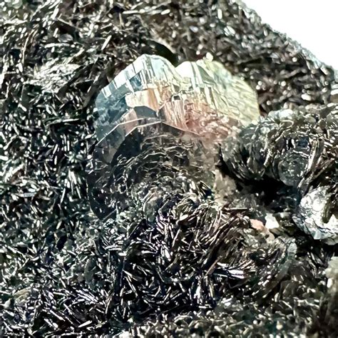 Specularite Hematite: A Metallic Mineral with a Shimmering Appeal