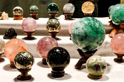 Sphere Crystals: A Comprehensive Guide to Their Properties, Applications, and Mysterious Origins