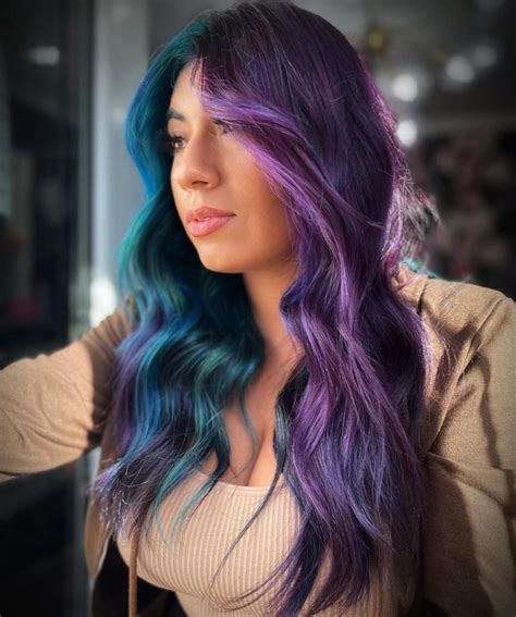 Split Dye Hair: A Daring Statement in Self-Expression