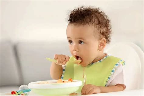 Spoon-Led Weaning: A Comprehensive Guide