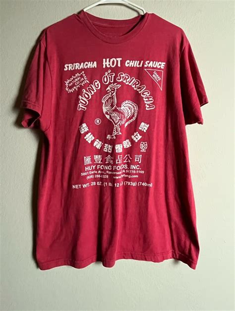 Sriracha Rooster Sauce T-Shirt: A Spicy Statement of Culinary Enthusiasm