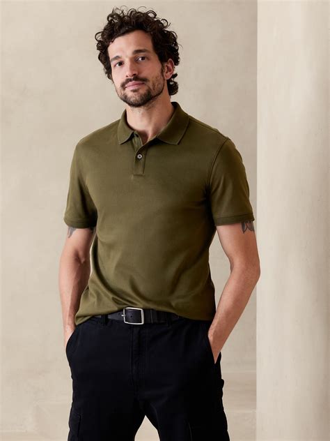 Stand Out with Style: Banana Republic Men's Polo Shirts for a Timeless Appeal