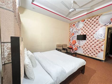 Standard Single Room (18 sqm):