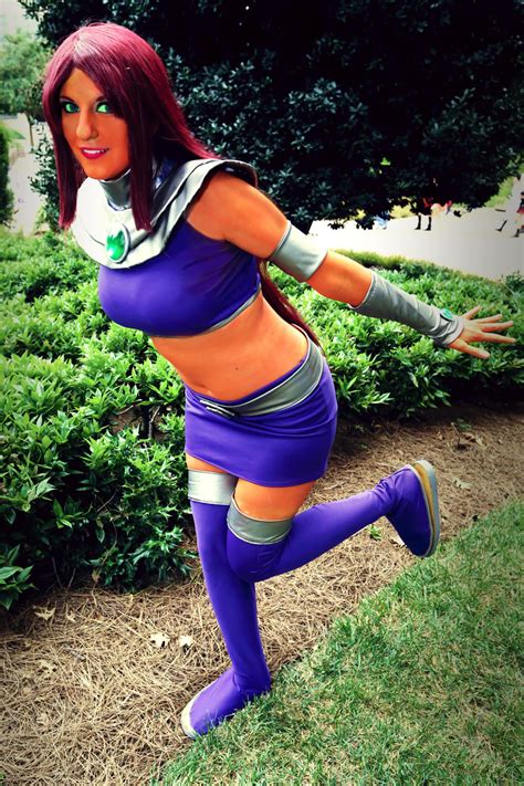 Starfire cosplay