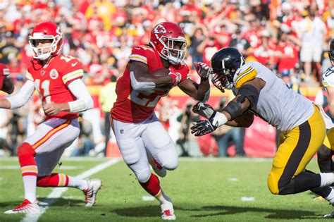 Steelers vs Kansas City Chiefs: 10,000-Yard Showdown