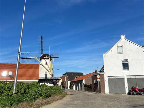 Stellendam: Het Zeeuwse Dorp met een Nautisch Hart