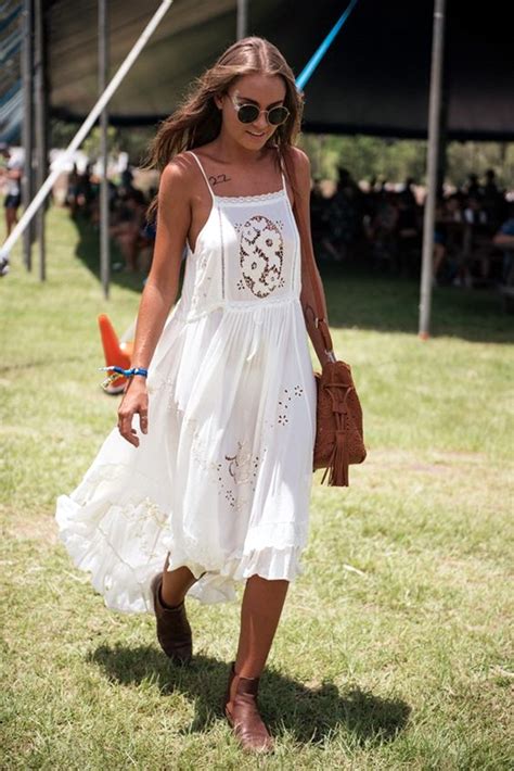 Step into Festival Fashion: A Guide to Assembling the Perfect Festival Outfit